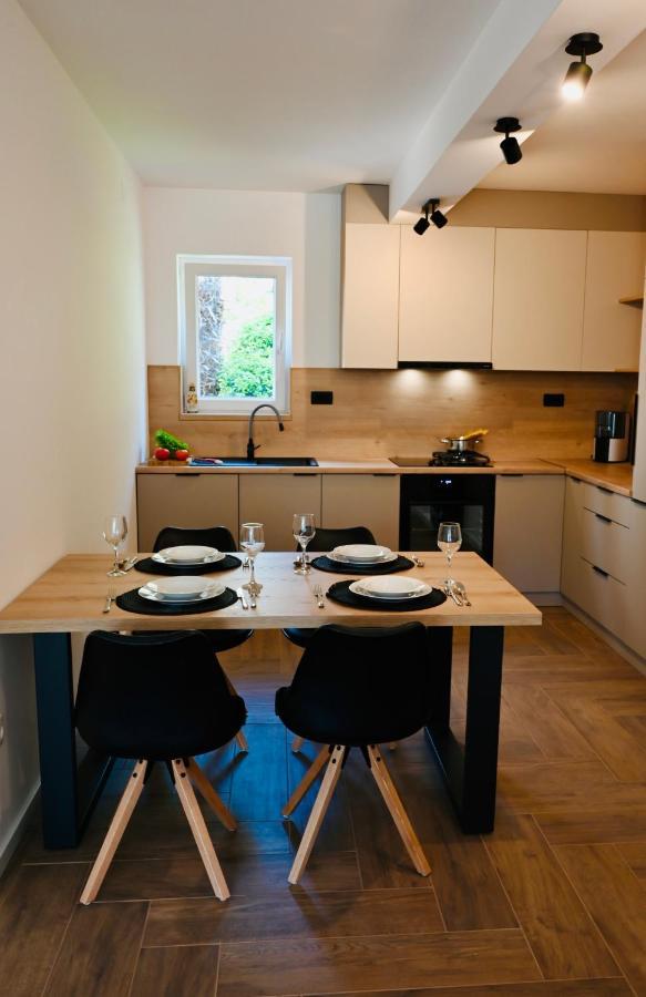 Adorable Holiday Apartment Malinska Exterior foto